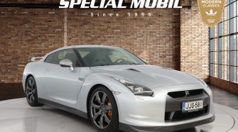 360-kuva ajoneuvosta Nissan GT-R