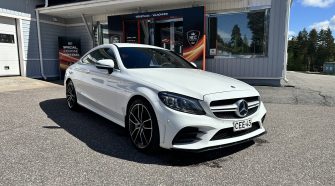 360-kuva ajoneuvosta Mercedes-Benz C